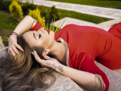 SonyaGlam - blond female with  big tits webcam at LiveJasmin